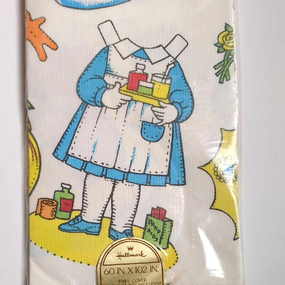 Vintage 70s Hallmark Paper Doll Birthday‎ Party Tablecloth Joan Walsh Angulnd